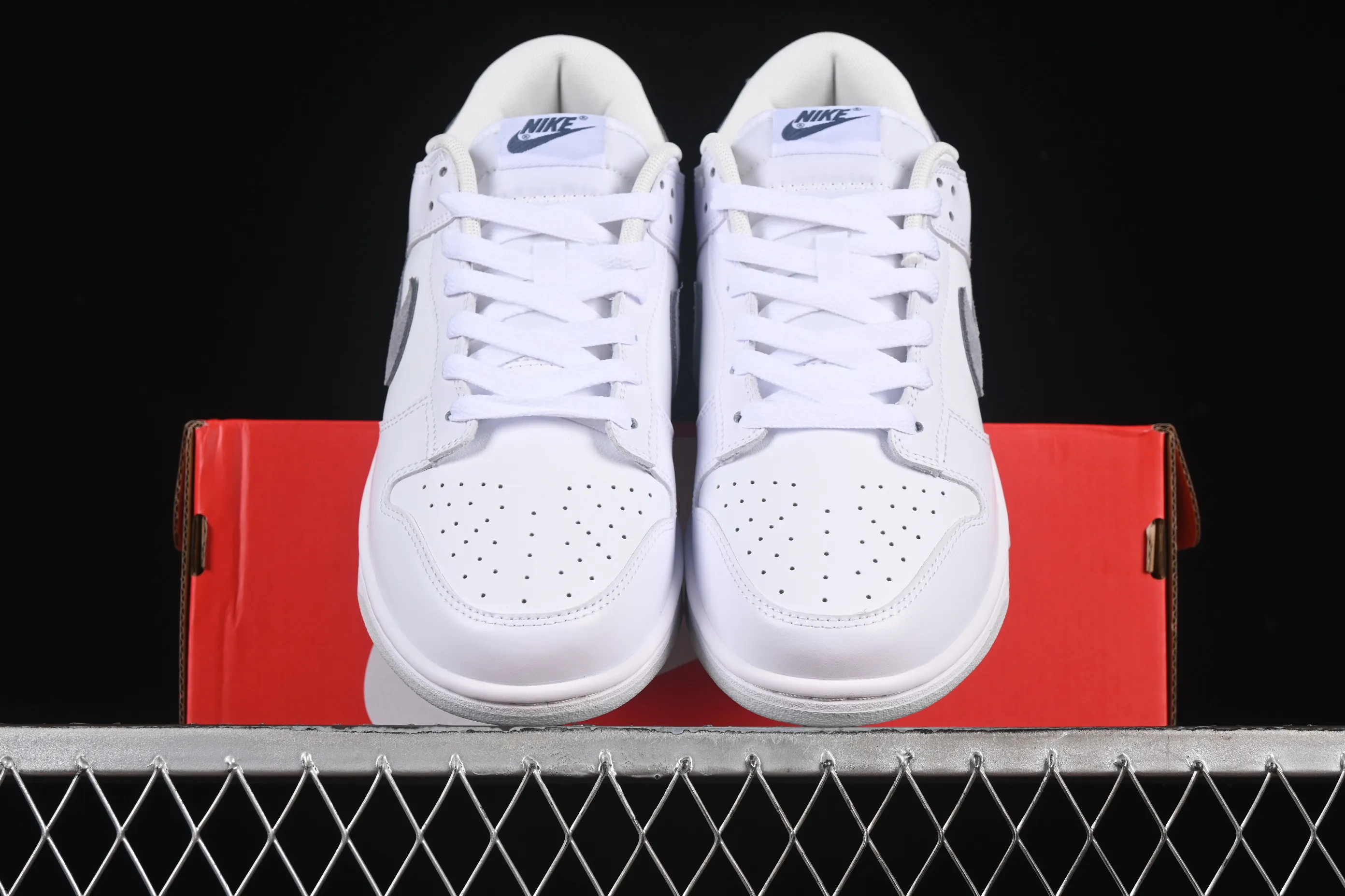 All categories Nk SB Dunk series Nk SB Dunk Low low-top sneakers Nike SB Dunk Low white gray low-top casual sneakers IH0632-141